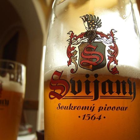 ホテル Hnizdo Snu Hradec Králové エクステリア 写真
